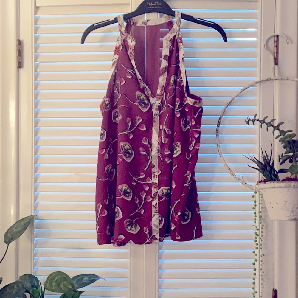 🥑 Eclectic Cute burgundy top with fun pattern
